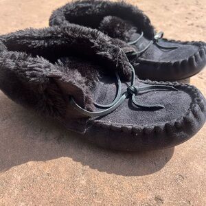 Faux Fur Lined Black Moccasin Slippers